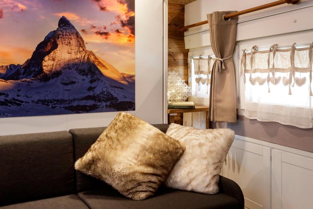 HelloCHALET Cervinia - Ski-in Ski-out Studio, 200mt at Plan Maison Lift - 1