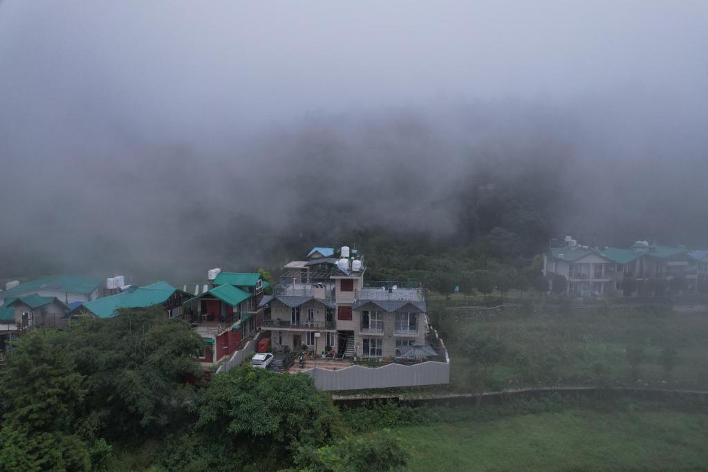 Jags-N-Kals, Bhimtal