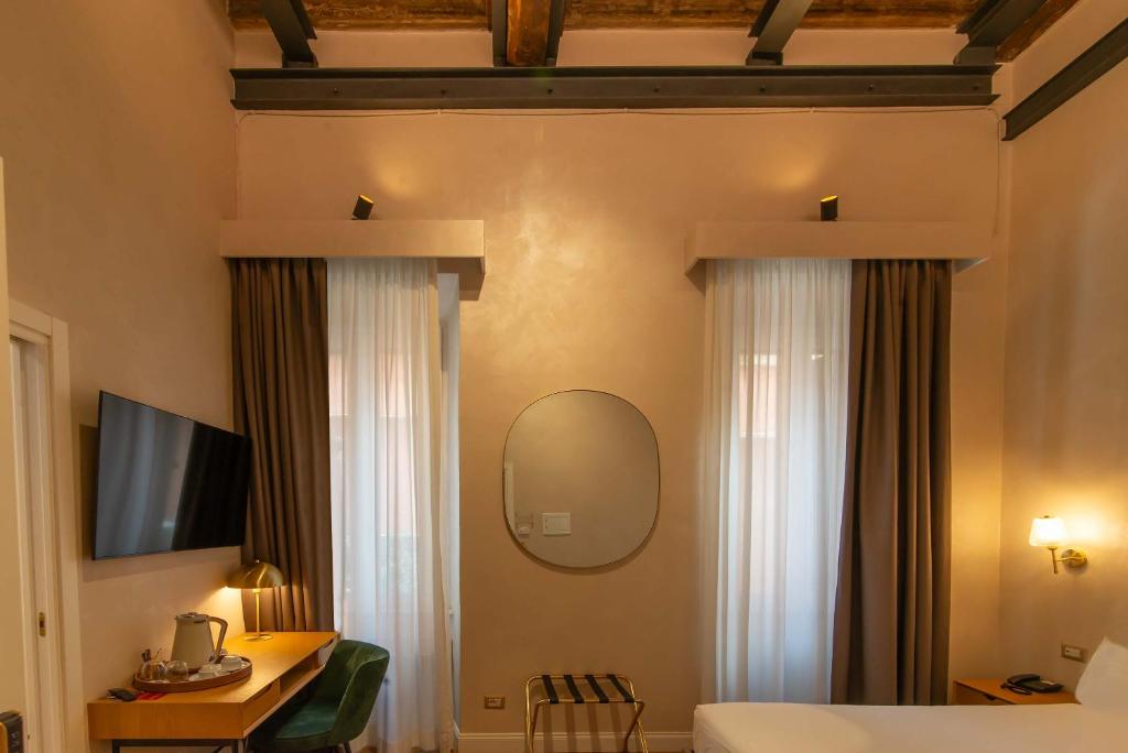 Hotel Accademia — Hotel rooms in Rome, Lazio