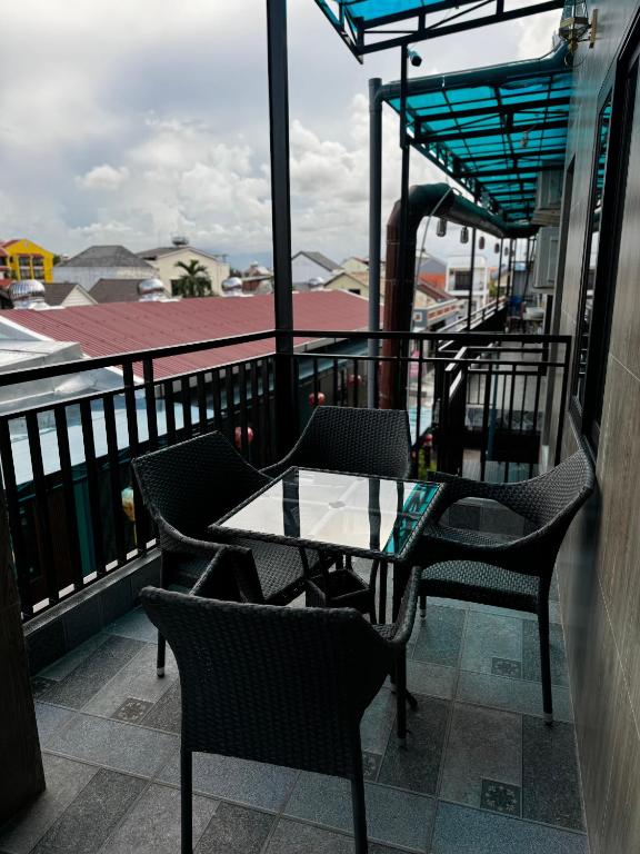Balcony/terrace, Dolphins Hostel - Riverside Hoi An in Hoi An