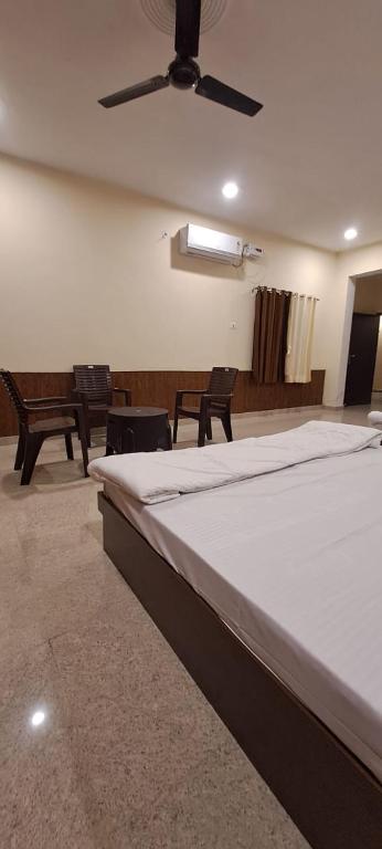 The Krishna Inn, Váránasí