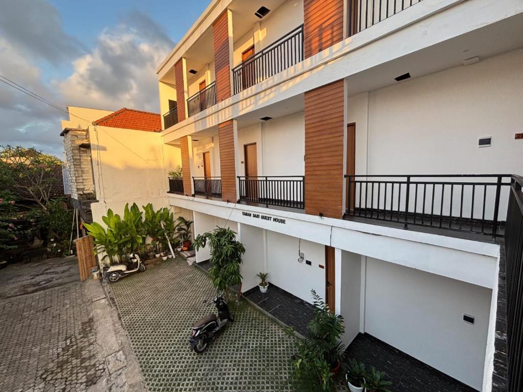 Taman Sari Guesthouse, Kerobokan