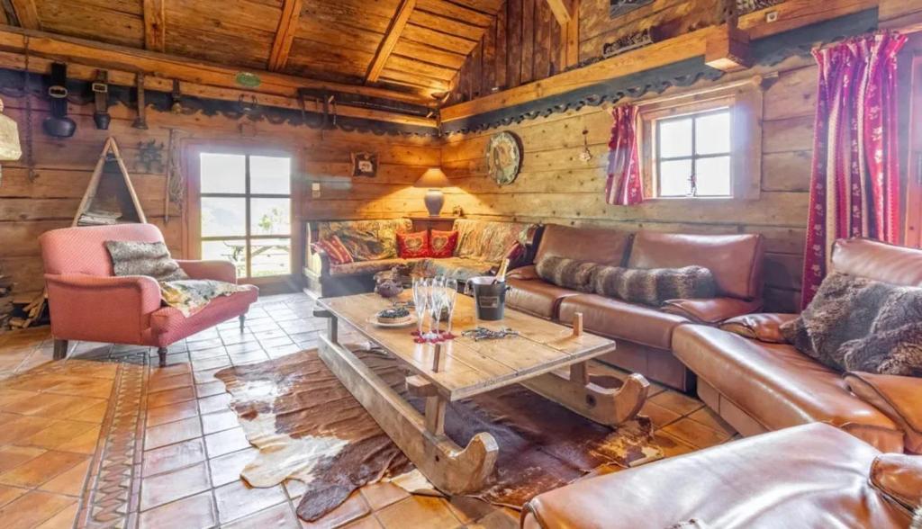 Chalet spacieux à Saint-Nicolas-la-Chapelle avec cheminée - 4