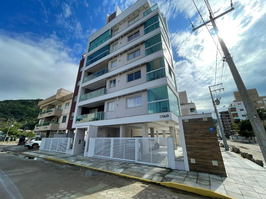 Cód 126 · Apartamento aconchegante com 3 dormitórios, Governador Celso Ramos