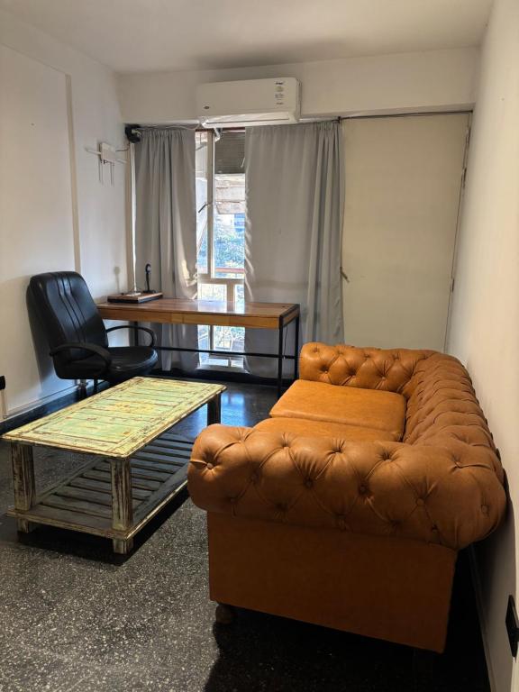 Cómodo departamento en Barrio Norte con vista a Plaza Urquiza - 3