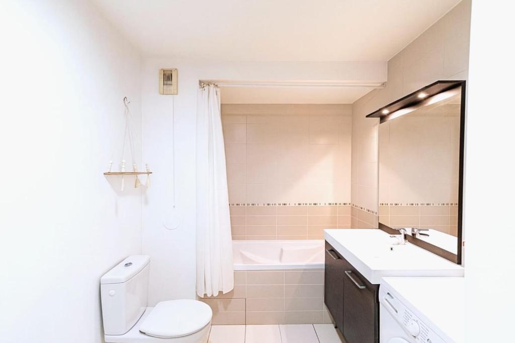 Bright studio with garage - Valmy District - 4