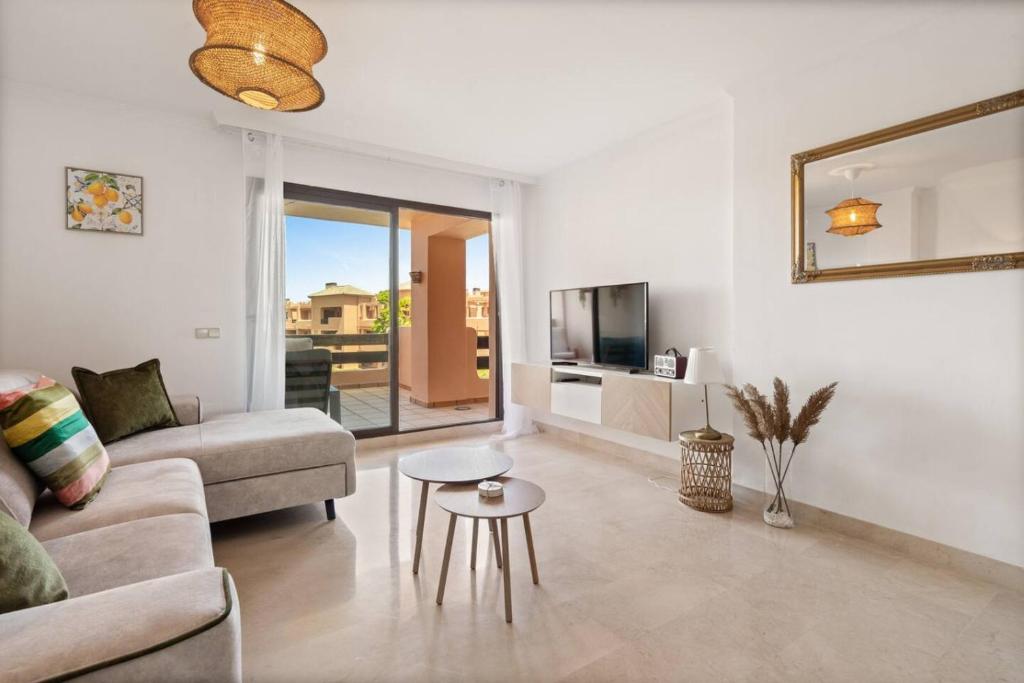 Family Friendly 2BR in Casares Pool and Padel Fun - 4