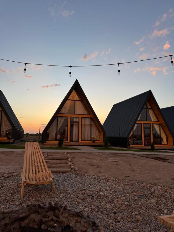 현대적인 인테리어의 A-frame 하우스