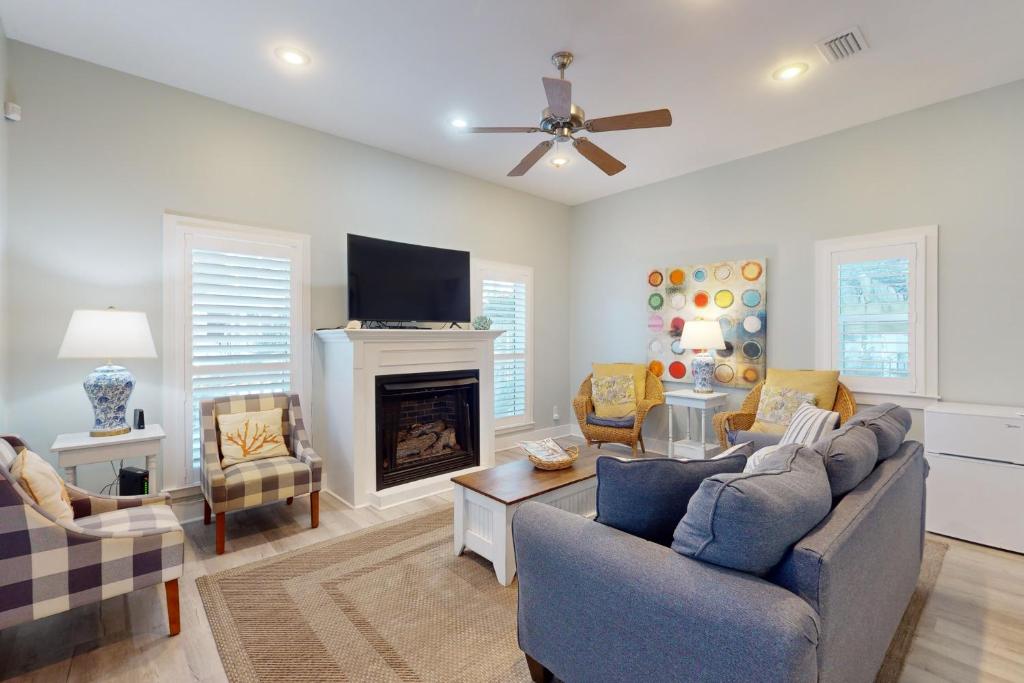 The Lemon Drop - Main House, Rosemary Beach