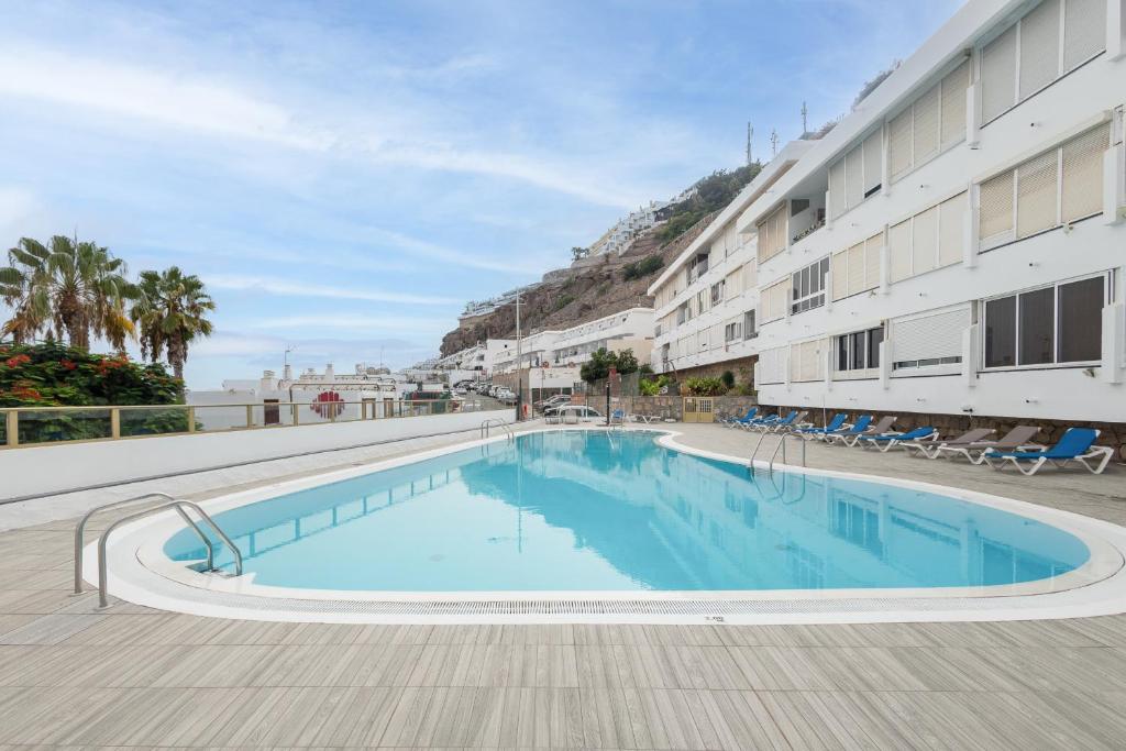 Sun Port Ocean Views - Renovated & Pool, Puerto Rico de Gran Canaria