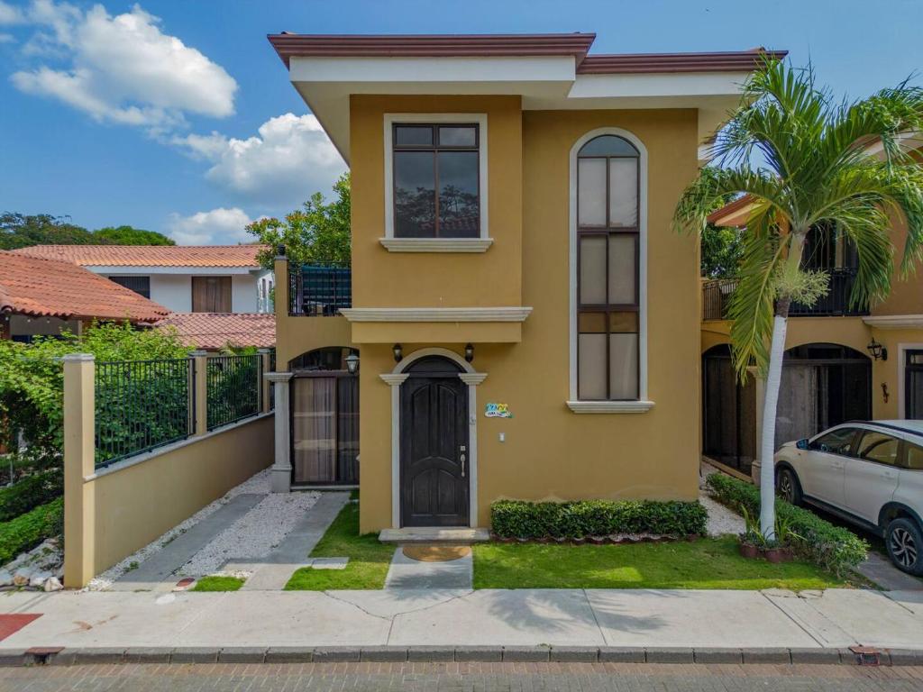 One Particular Harbor - Arrecifes 19, Coco