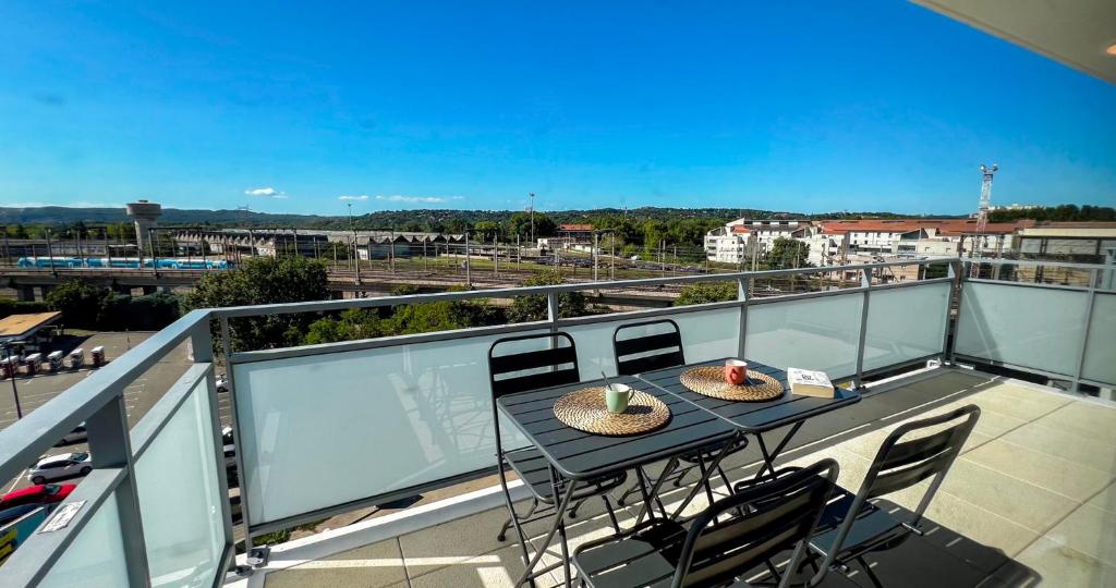 Private Parking - Balcony - Comfort & Light - 2