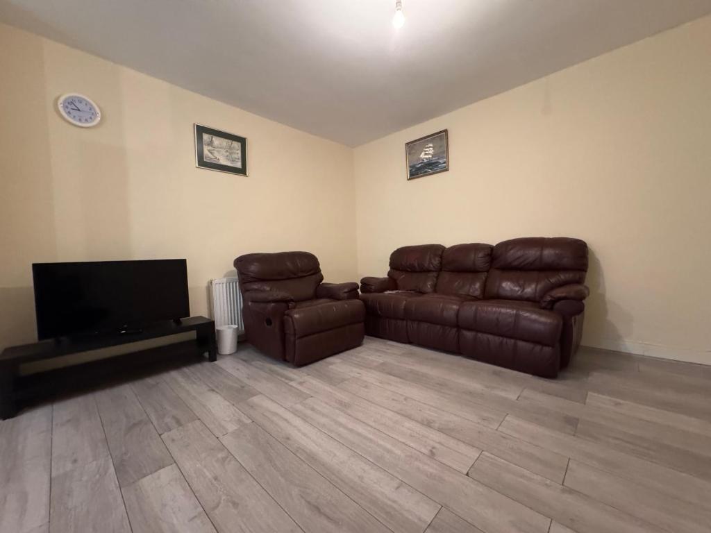 CR0 Midhurst Serviced Accommodation, Croydon