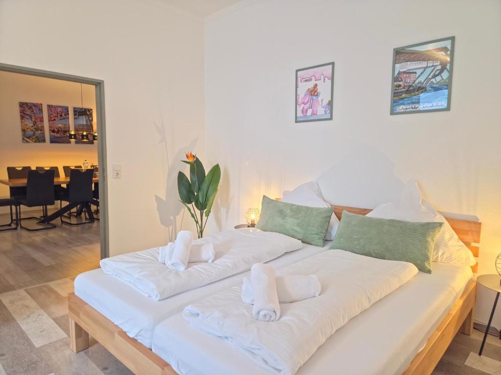 Wolkenfuchs 111qm - City Nähe DUS & Essen & Köln - familienfreundlich - 10 Personen - 3 Bedrooms, Wuppertal