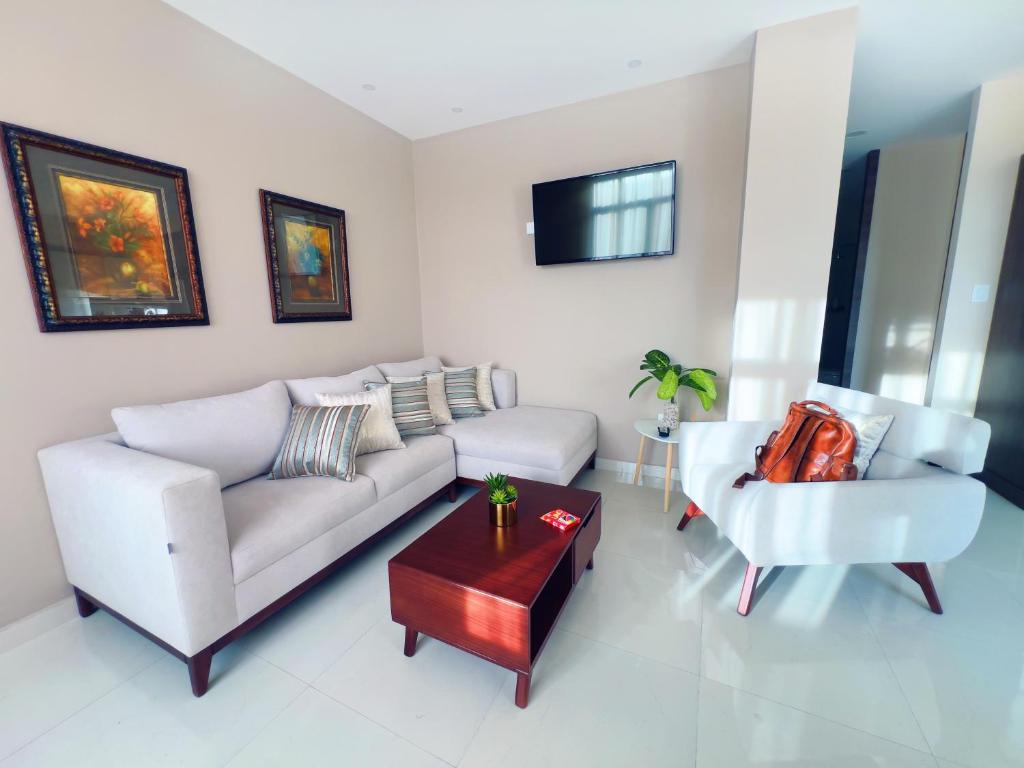 Apartamento Minimalista en el Centro de Loja - 1