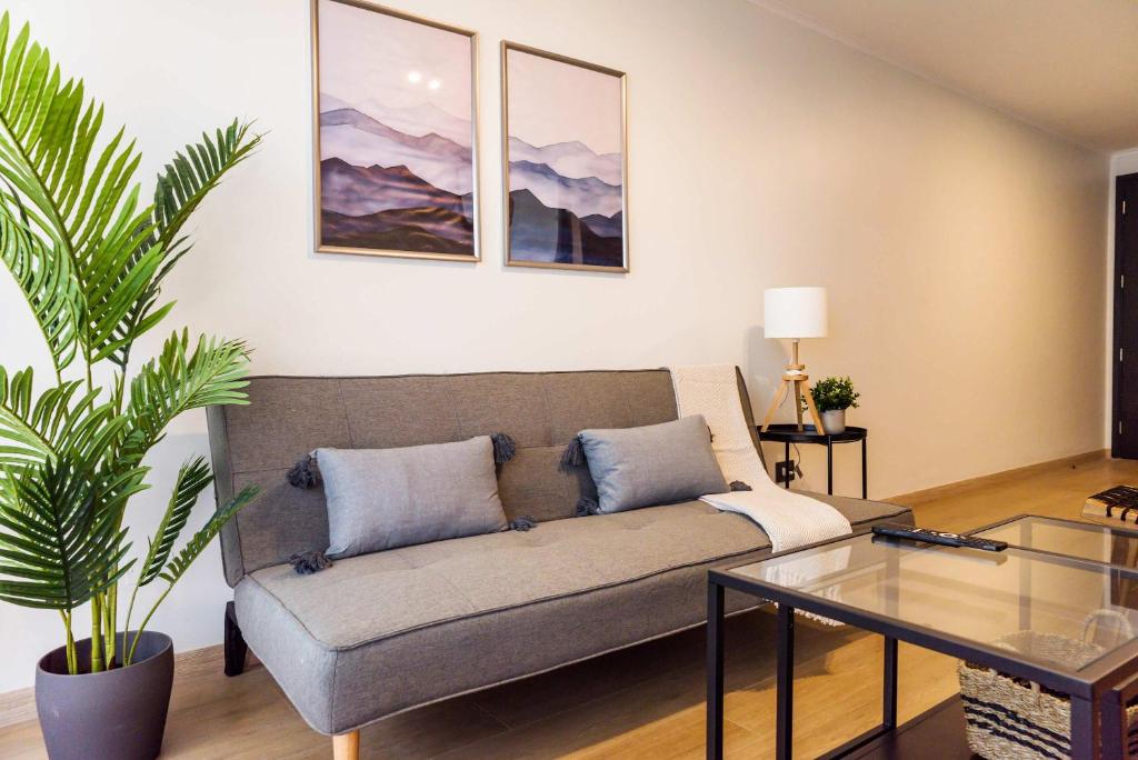 Chic 1BR Oasis for 3 in Bustling Las Condes - 5