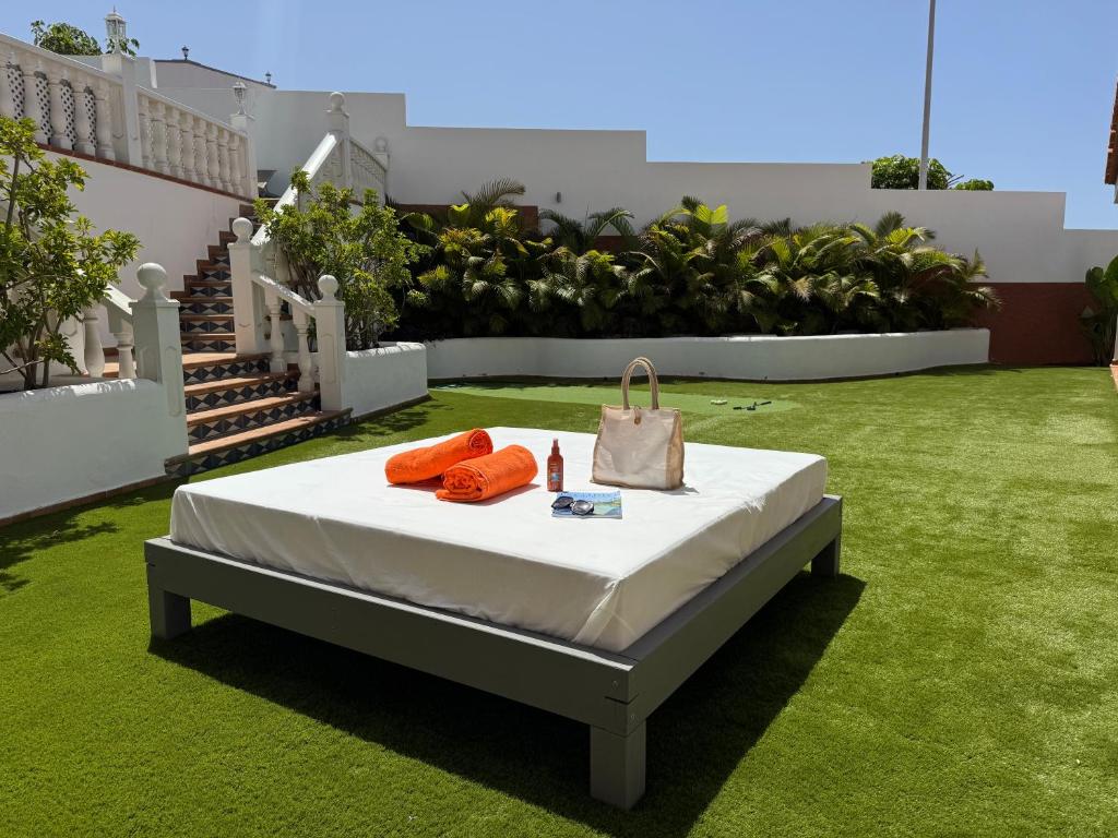 Villa Amorio a spacious modern getaway with a private heated pool & Sea Views - 3