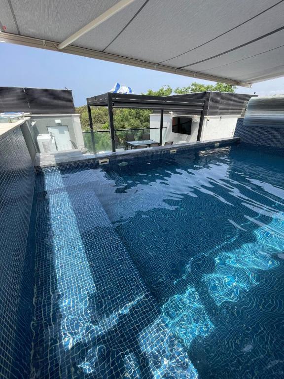 The Margalit Suite - Gesher Haziv, Gesher HaZiw