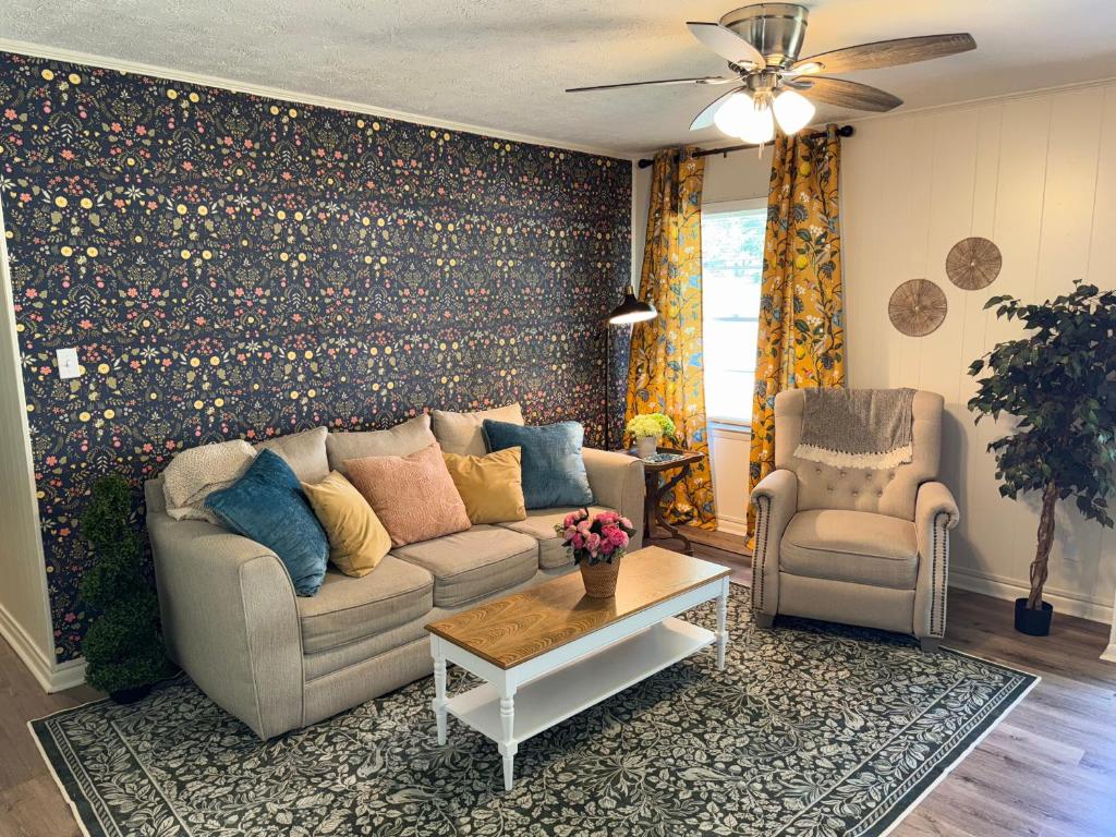 Serenity Escape, Covington