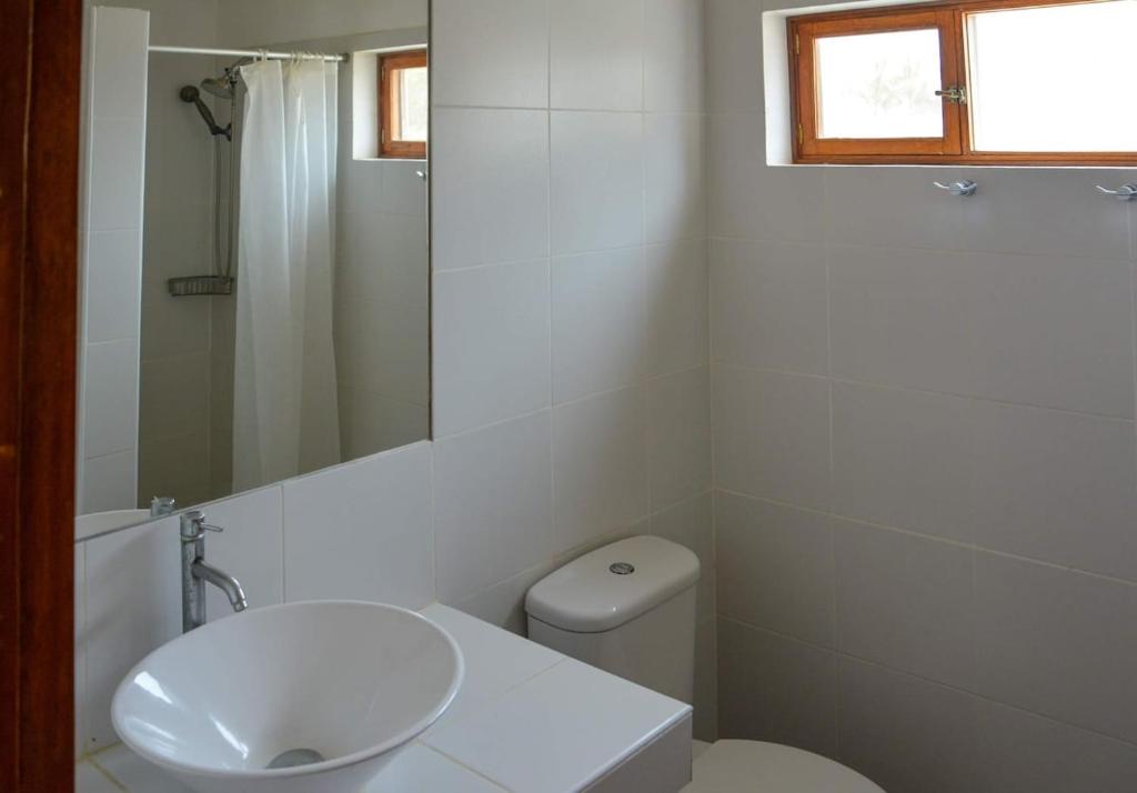Modern 5BR House with Private Pool in Paracas - 4