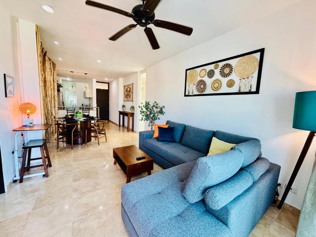 Stylish Central 2BR 2BA Rooftop Pool & Sea Views, Playa del Carmen