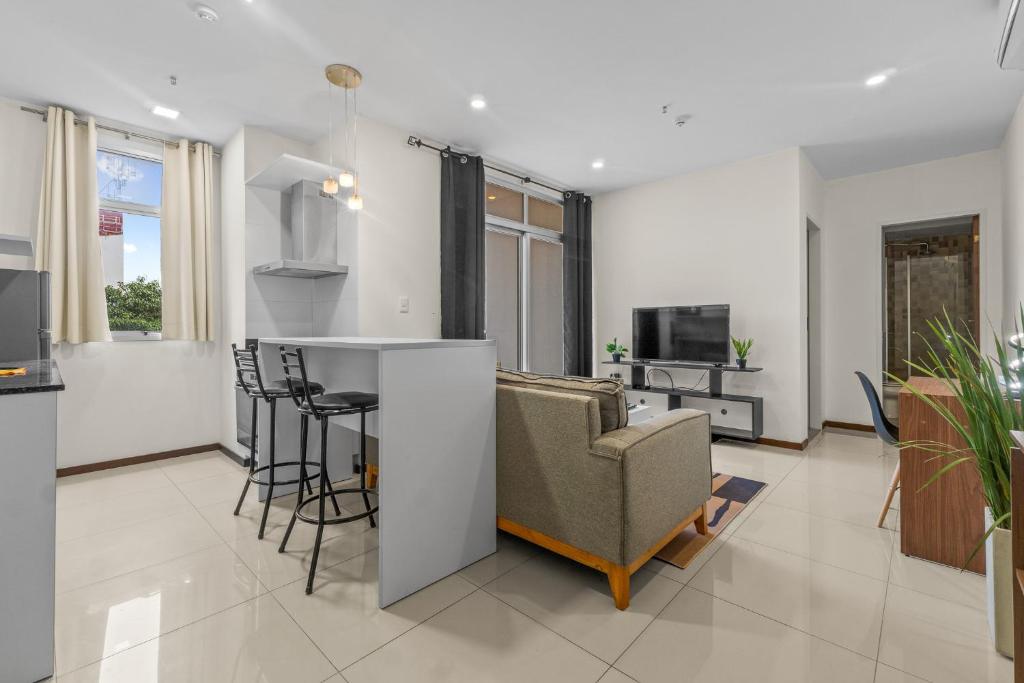 Apartamento de 1 Dormitorio con Parrilla y Cochera ! Dpto 201 - 4