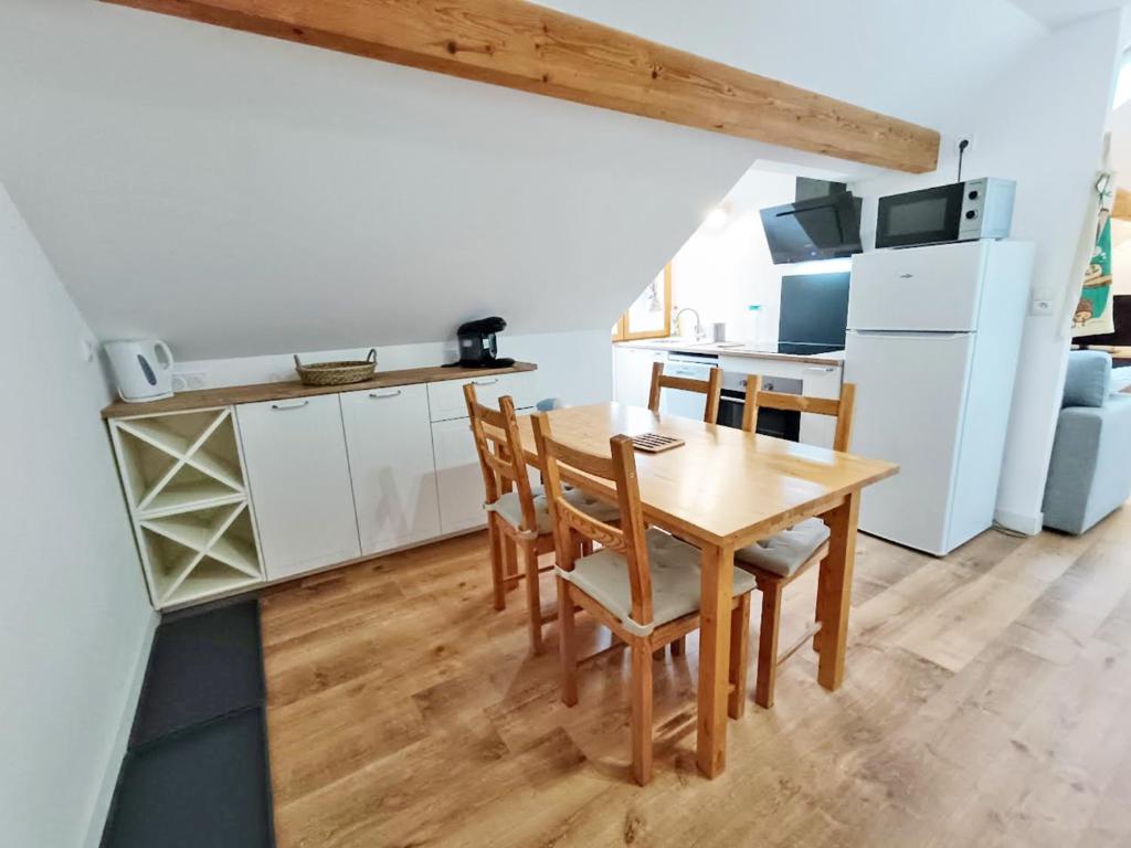 Charanse, T4, wifi, centre Luchon - 2