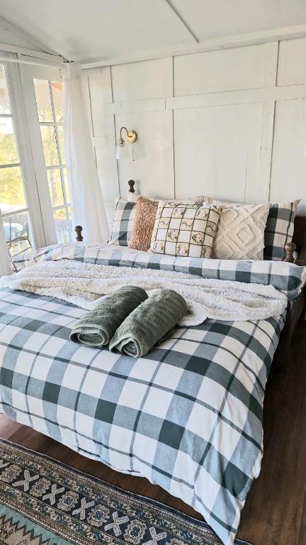 Tiny home mountain view, Ocean View