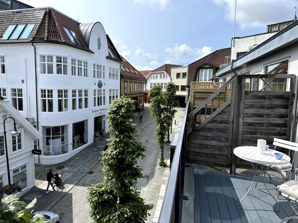 Ultra-central and quiet, with balcony, Stavanger