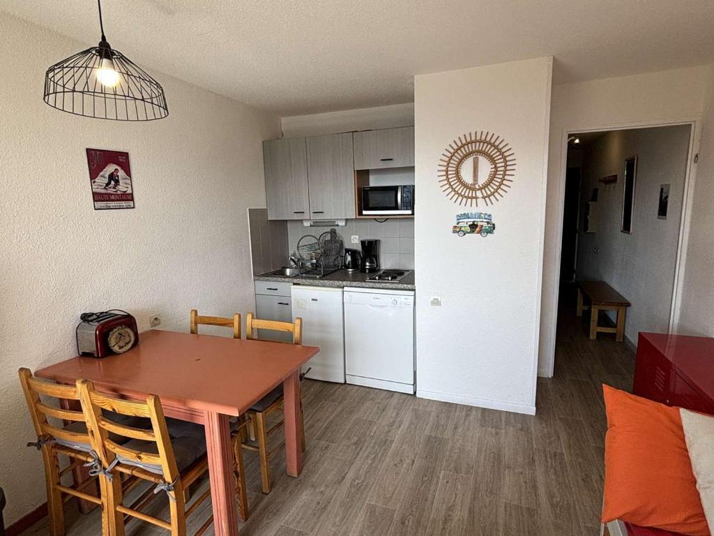 Appartement cosy 4 pers, balcon ensoleillé, Alpe d'Huez - FR-1-405-372 - 2