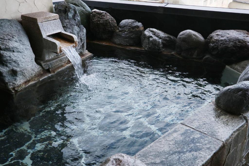 Open air bath