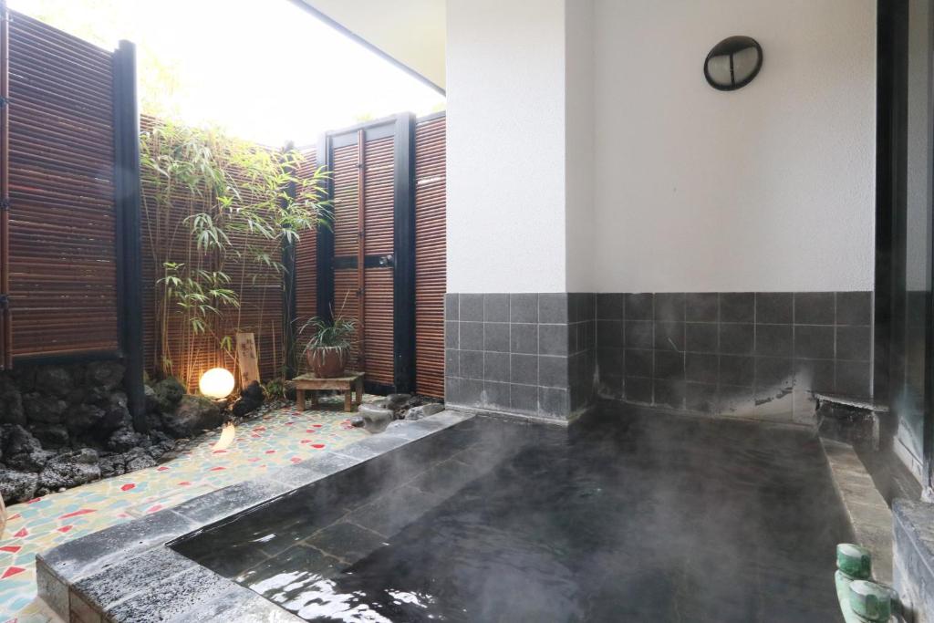 Open air bath