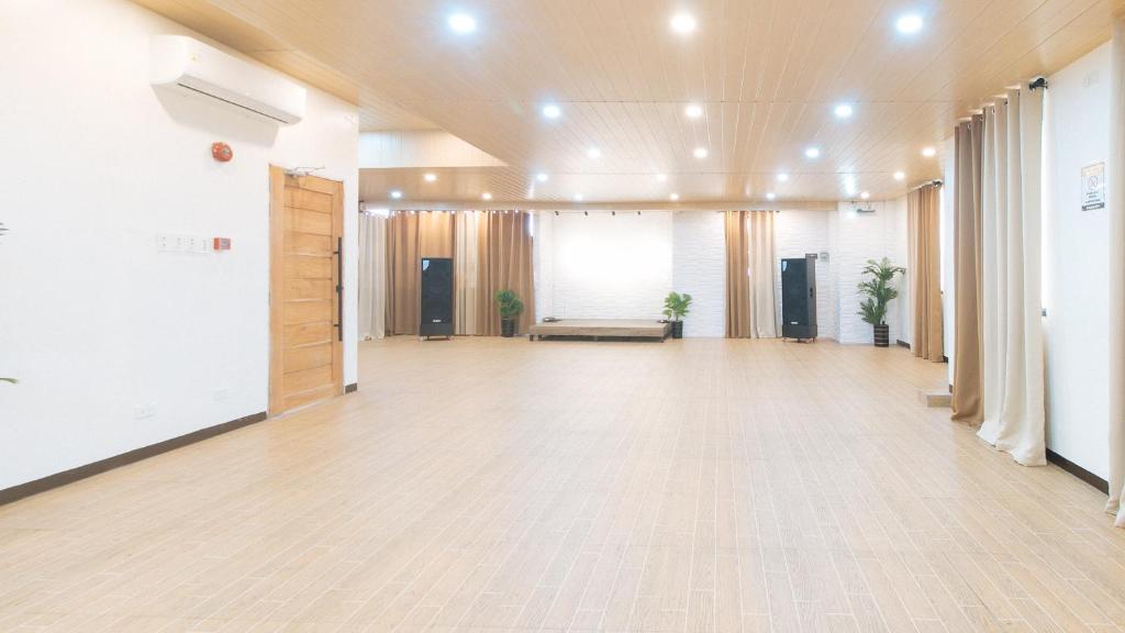 Meeting room / ballrooms, RedDoorz @ RJ's Bldg near Lyceum Gen. Trias Cavite in General Trias