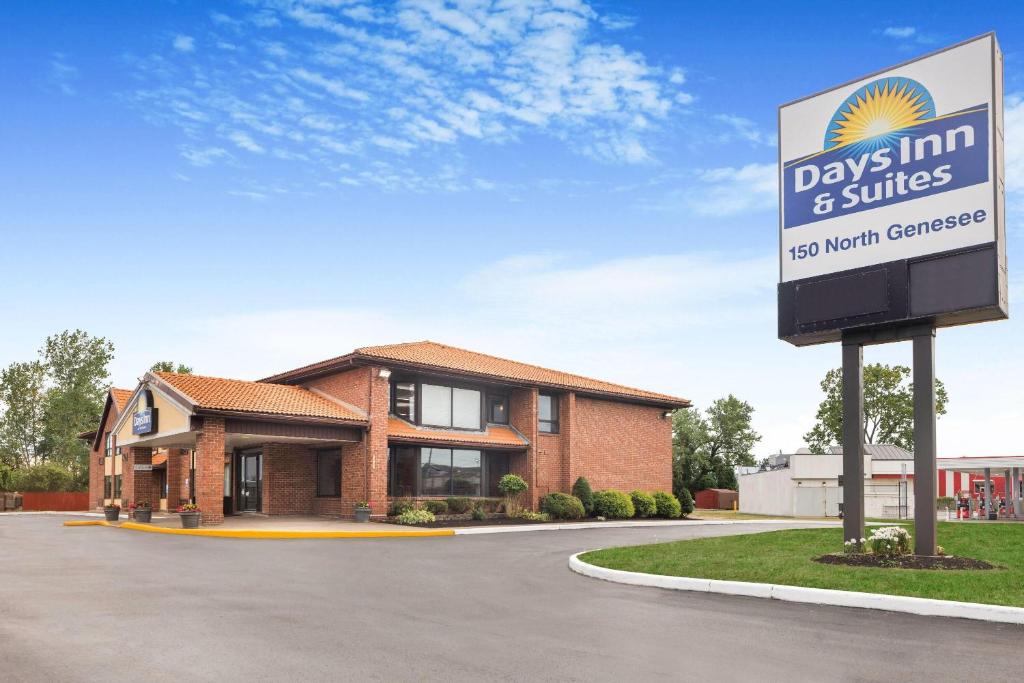 Days Inn by Wyndham Utica, Utica