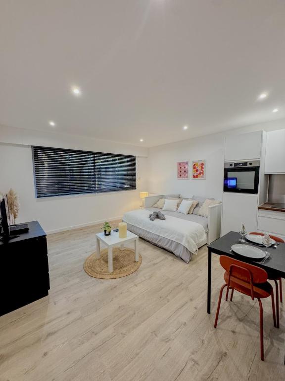 Charming Studio in Center of, Guéret