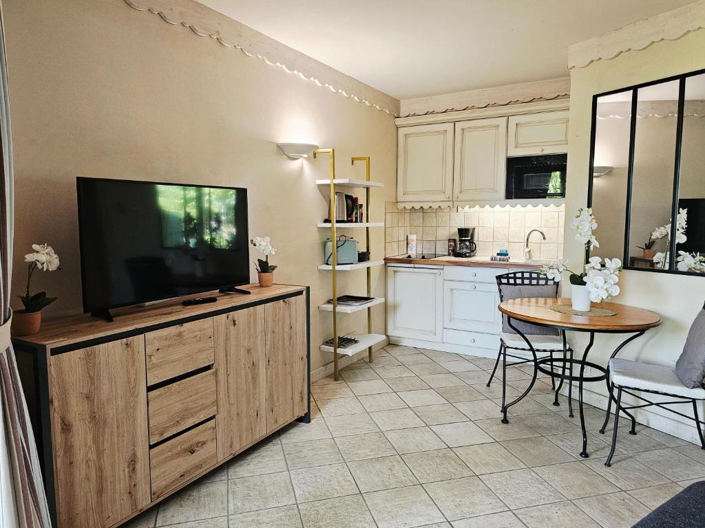 Studio Cosy avec Plage et Parking Privés au bord du Lac D'Annecy - 4