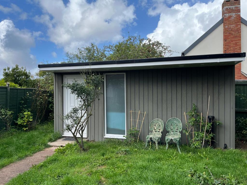 Apple Tree Chalet, Bristol