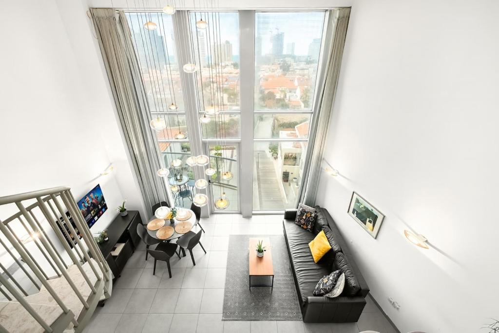 Mr Neve Tsedek, Tel Aviv