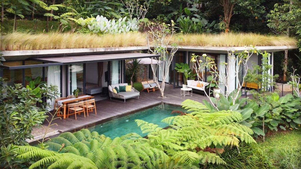 Sawasaé Bunisari, Ujungberung