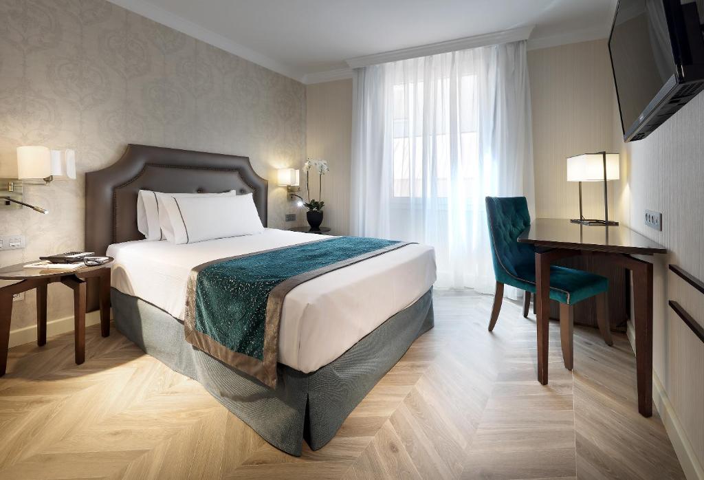 Madrid Hotel Eurostars Casa de la Lirica room