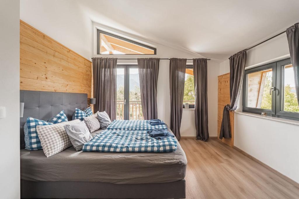 Chalet Bergherzerl im Chiemgau mit Sommerpool, Whirlpool, Sauna und eingezäuntem Garten - 3