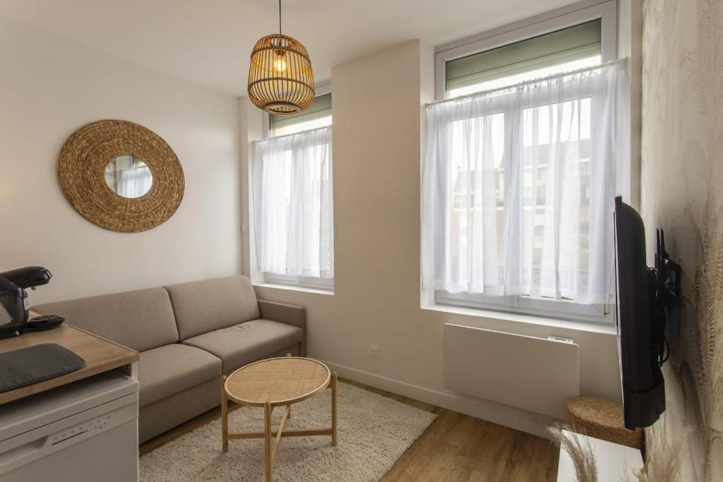 Ideally located close to train, Amiens