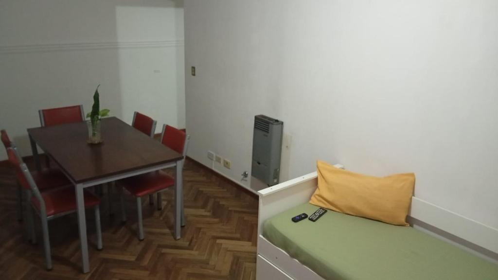 Apart La Justina 1, Zona Hospitales, HPR, Español Italiano, La Fluvial Club Provincial, Cochera opcional - 1