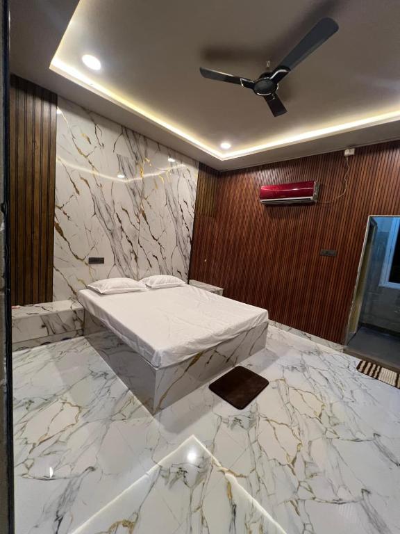 N R GUEST ROOMs, Warangal