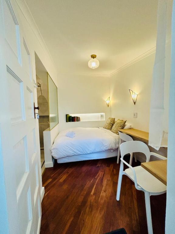 Work, explore, sleep, repeat, Kapské Město