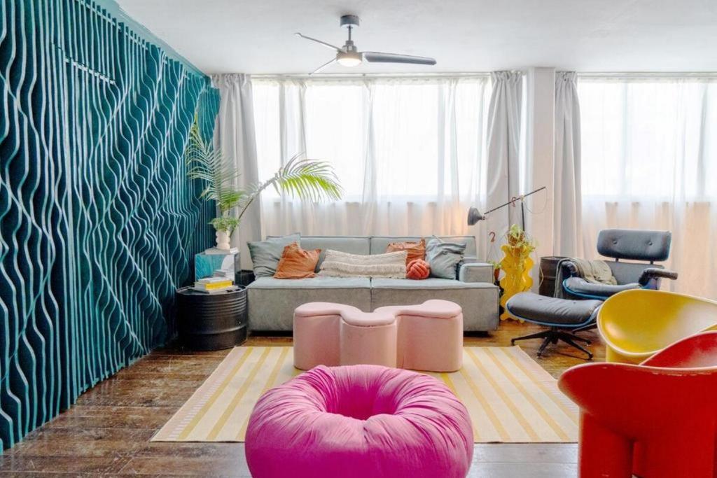 Bright & Unique 3BR Home in Tel Aviv, Tel Aviv