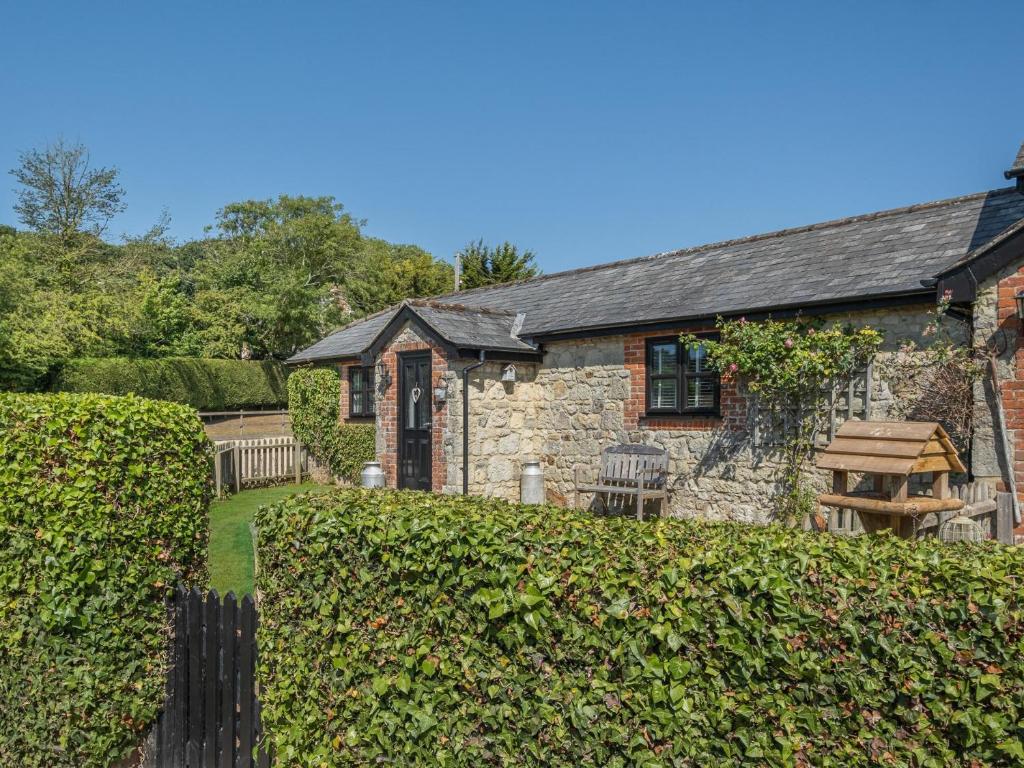 2 bed in Godshill IC085, Godshill