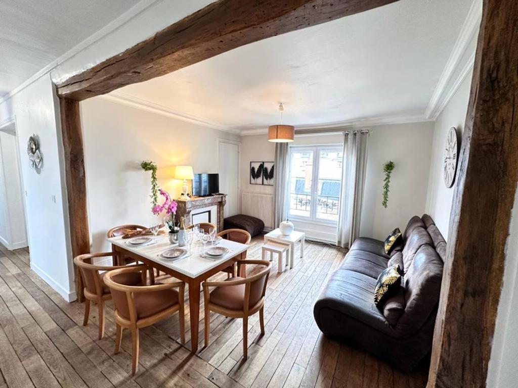 Cotta vue sur la cathédrale - 3 chambres 4 lits, Remeš