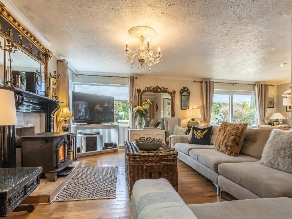 6 Bed in Buckland Brewer SWOLD, Buckland Brewer