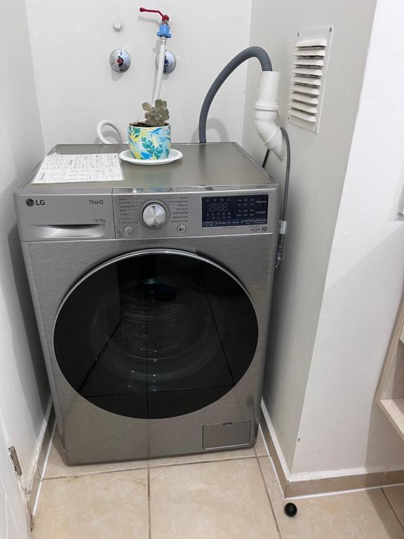 Moderno departamento con WiFi, y estacionamiento en Coronel - 3